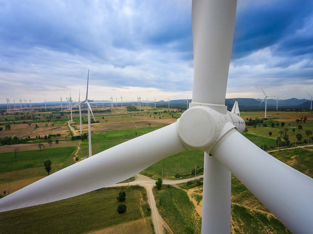 wind turbine drone cleaning services